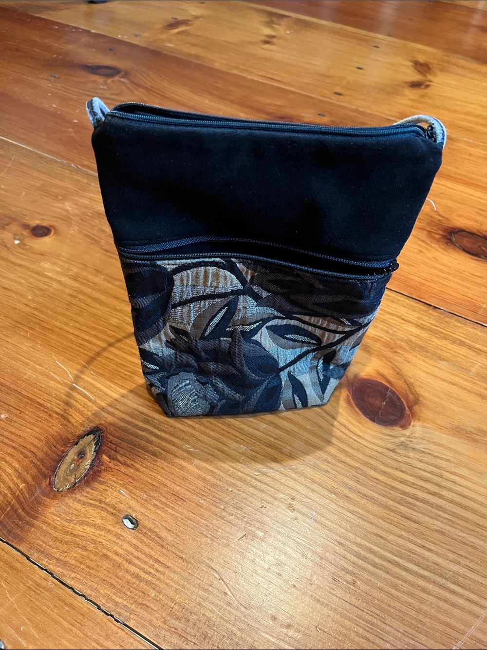 MERUCA Black Brocade Fabric Crossbody Purse Pocketbook Tapestry Art - Picture 7 of 7